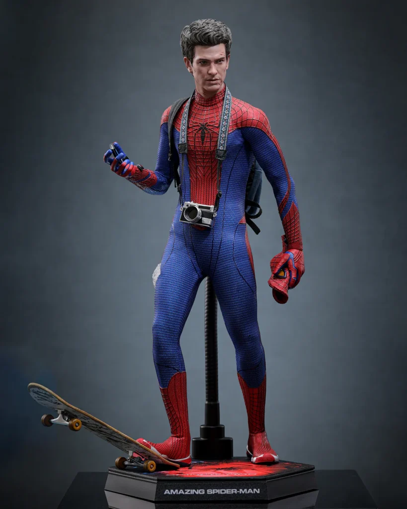 hot toys amazing spiderman